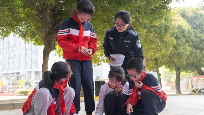 Sinh viên Ngõa Luân Cát Lợi Á Mông: 22 tuổi giá trị 25 triệu ra trận World Cup? 23 tuổi còn 9 triệu